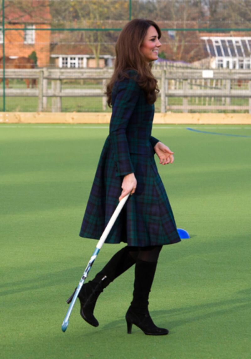 articles/2012/12/03/squeak-show-kate-middleton-s-school-sport-team-photos-emerge/kate-school4_ipswqp