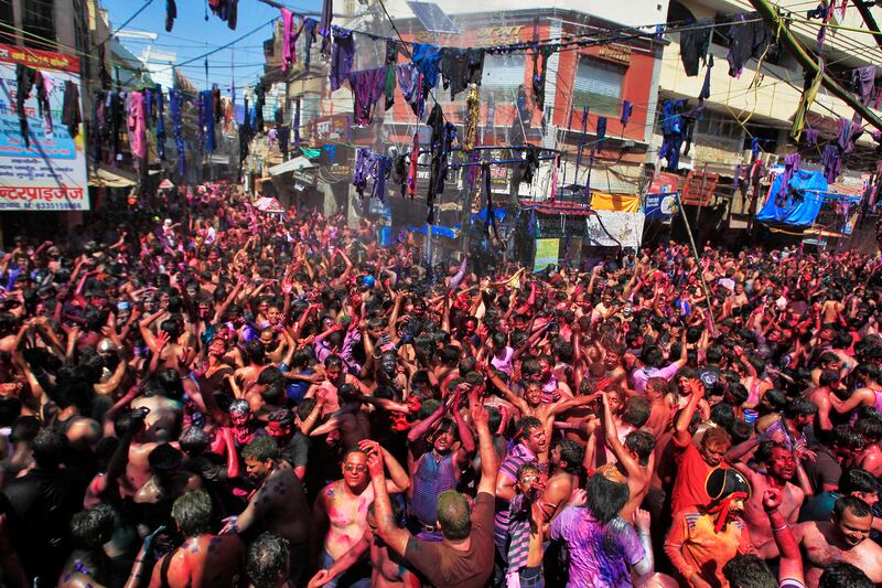 galleries/2016/03/24/india-and-nepal-greet-spring-with-color-photos/160324_holi_03_dfit1p