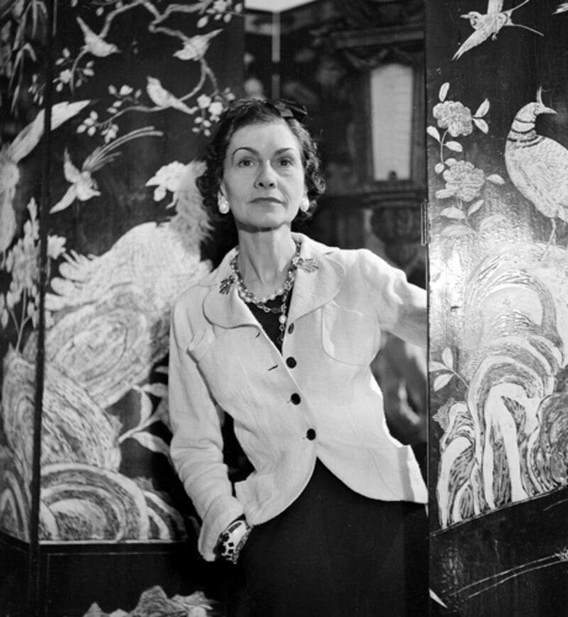 galleries/2012/02/15/whitney-houston-and-other-stars-who-died-in-hotels-photos/stars-died-in-hotels-chanel_xukxyz