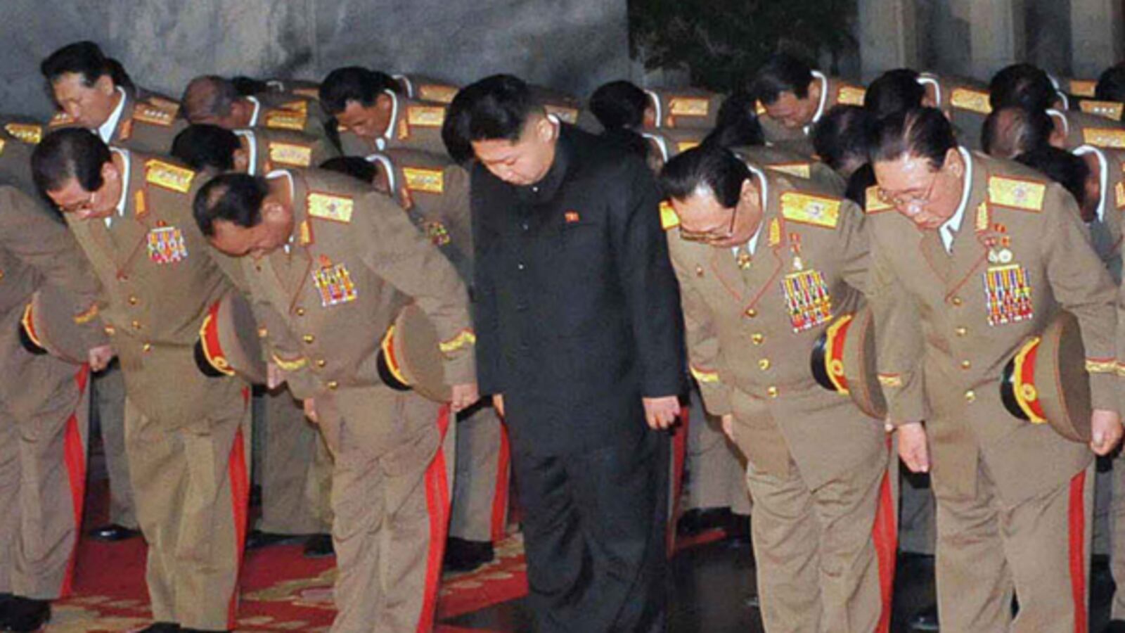 cheats/2011/12/25/kim-jong-un-s-uncle-prominent/north-korea-uncle-heir-general-cs_iuso7x