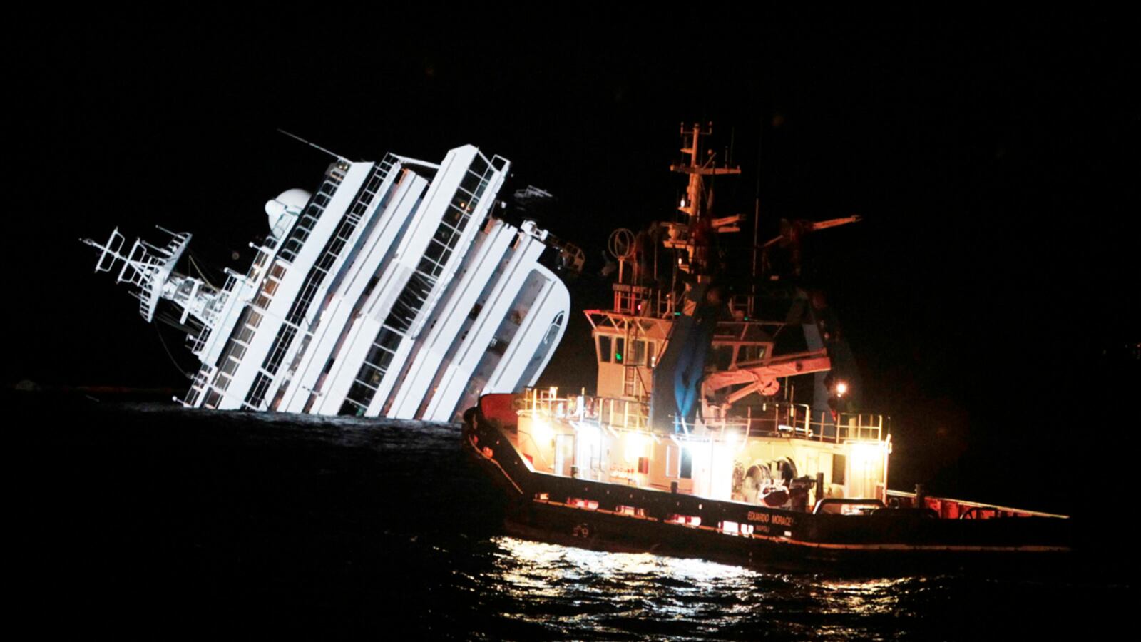 articles/2012/01/17/race-against-time-in-wreck-of-costa-concordia/shipwreck-update-nadeau_dkpaza