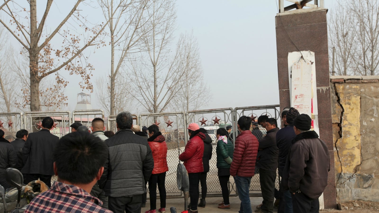 cheats/2015/12/27/chinese-mine-boss-kills-self-over-deadly-collapse/151227-chinese-mine-cheat_qsvd8k