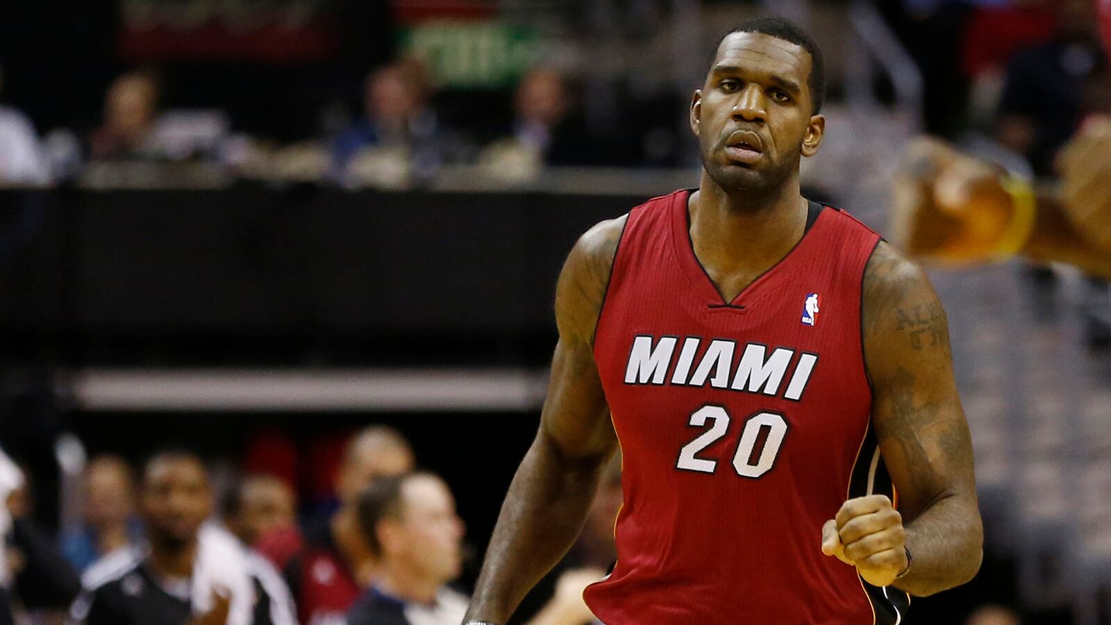 cheats/2014/08/07/greg-oden-arrested-for-battery/140807-greg-oden-cheat_mauphx