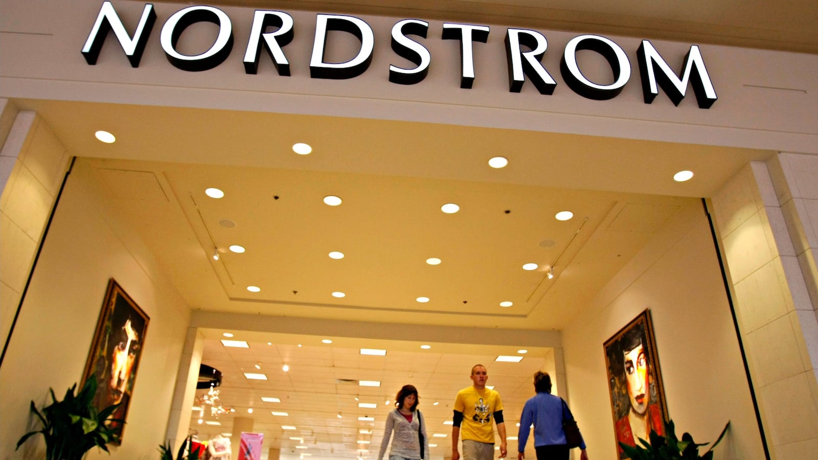 cheats/2017/02/09/nordstrom-stocks-up-7-since-trump-fight/170209-nordstrom-stocks-cheat_nlcrgu