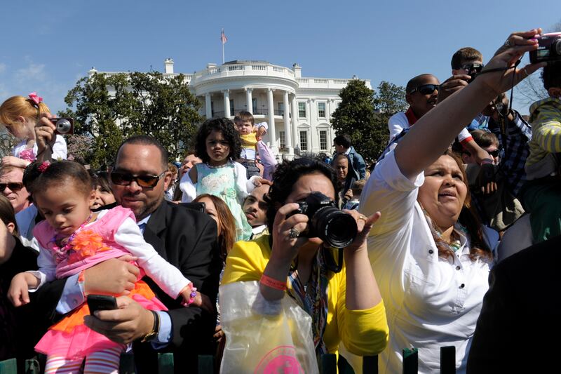 galleries/2013/04/01/obama-s-on-a-roll-photos-from-the-white-house-easter-egg-hunt/130401-white-house-easter-04_mcyzd6