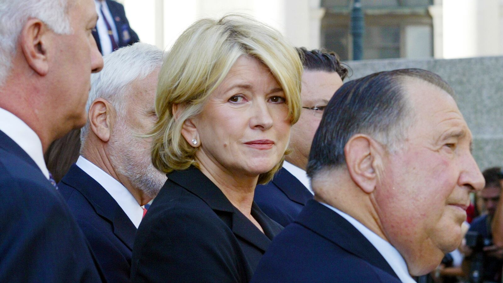 articles/2015/05/22/it-s-time-for-america-to-pardon-martha-stewart/150521-maiello-stewart-tease_upaxvg