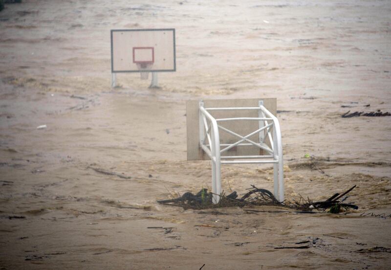 galleries/2015/08/09/typhoon-swamps-china-and-taiwan-photos/150809-china--typhoon-soudelor-06_qdle8s