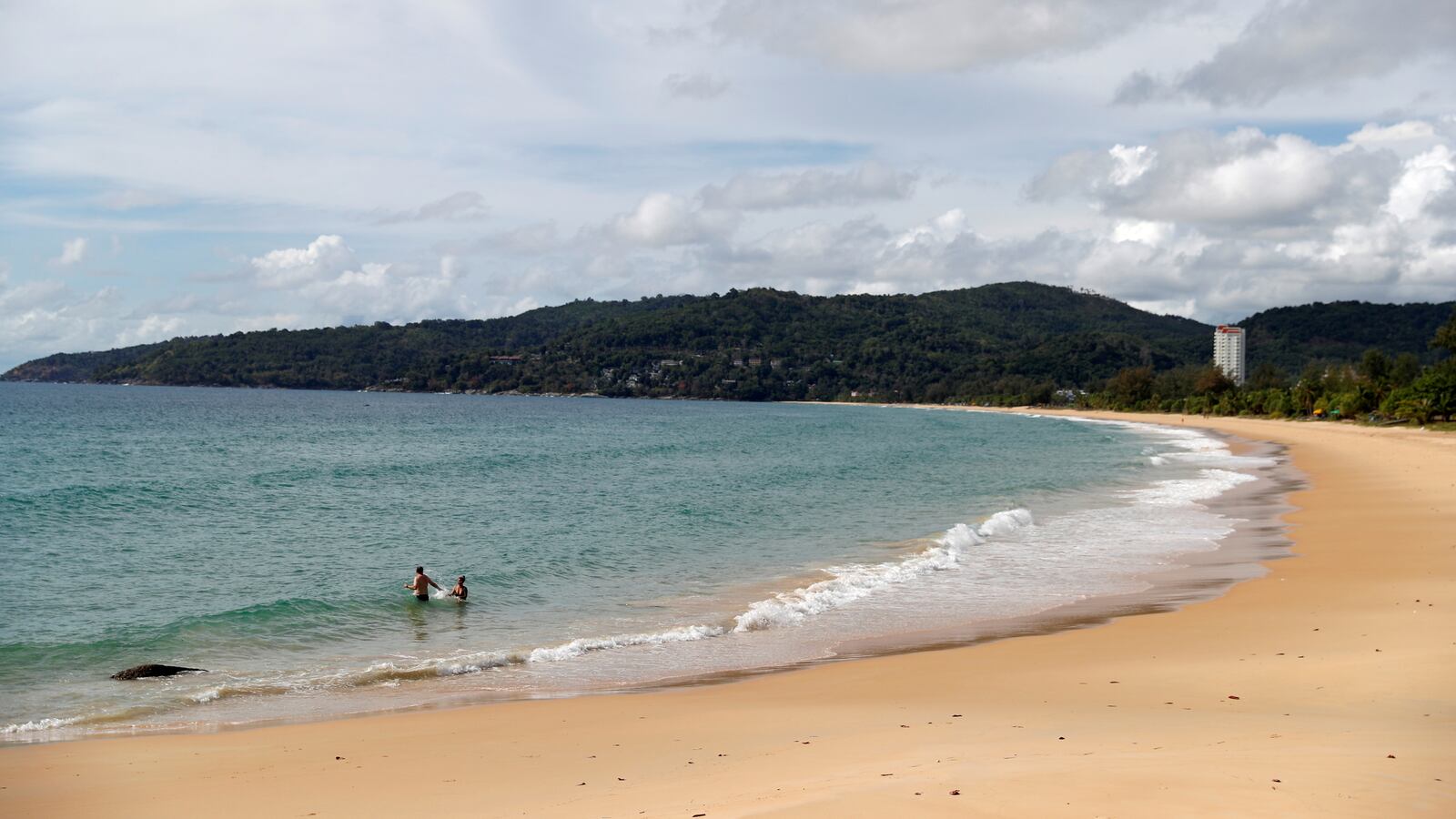 2021-05-17T025252Z_1263488650_RC2EHN9QVPX0_RTRMADP_3_THAILAND-ECONOMY-GDP_lsse2x