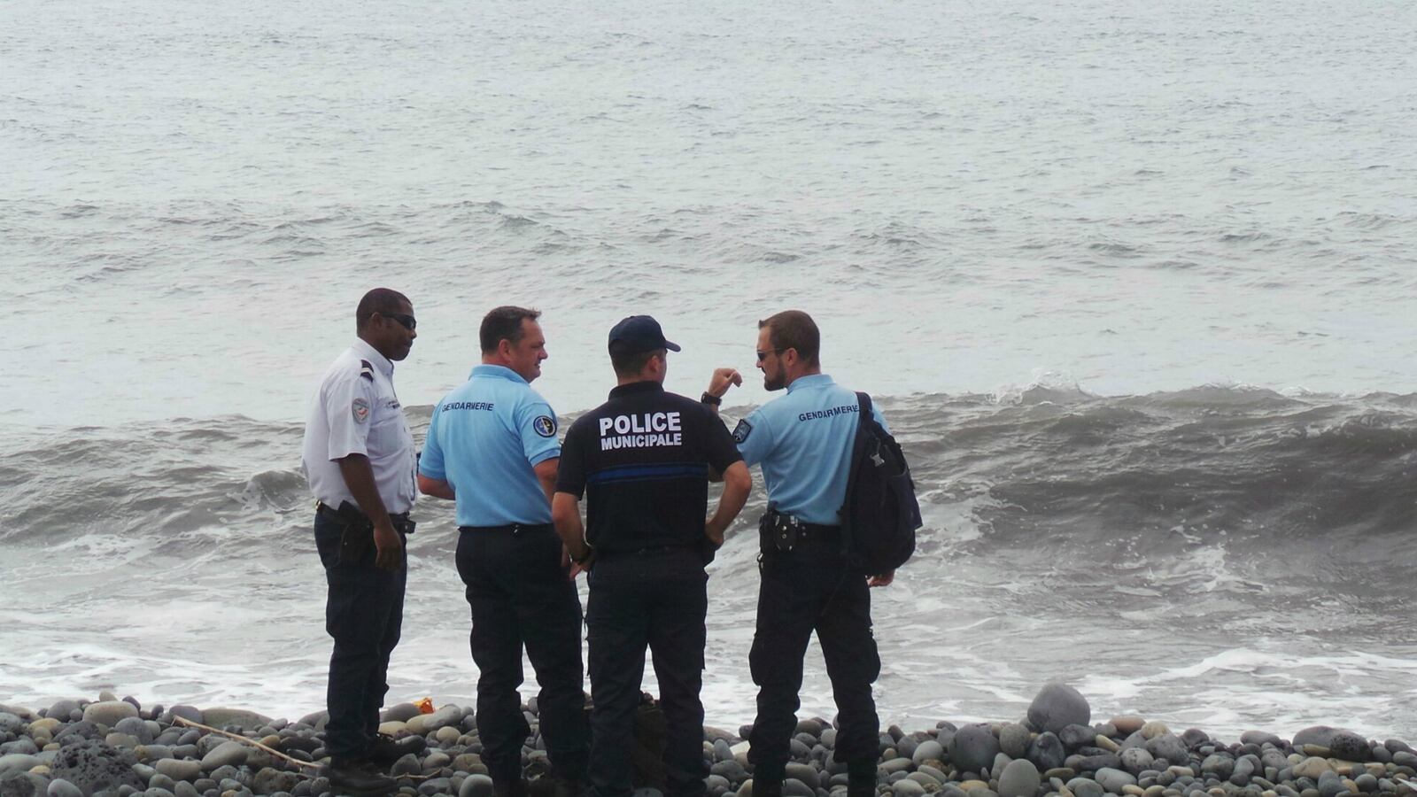 cheats/2015/08/02/malaysia-new-debris-not-part-of-mh370/150802-mh370-cheat_u7vbx0