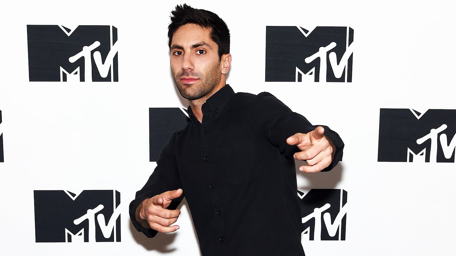 181127-zimmerman-niev-tease_hzcnf4