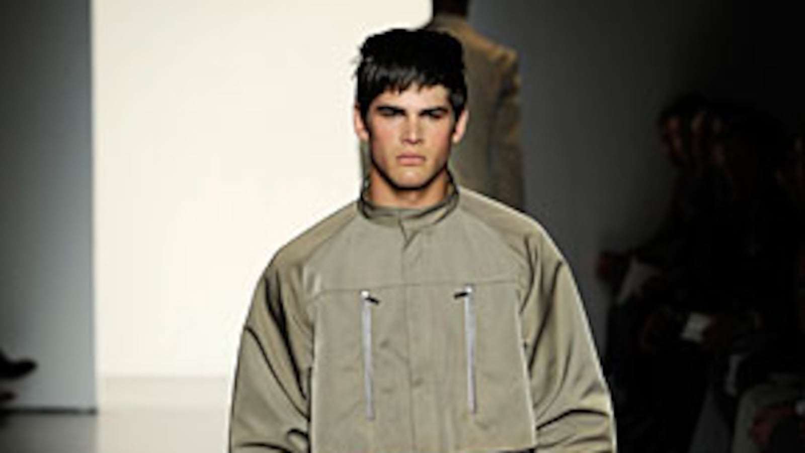 galleries/2010/06/22/milan-fashion-trends/milan-fashion-trends---crop-tops_lol5pc