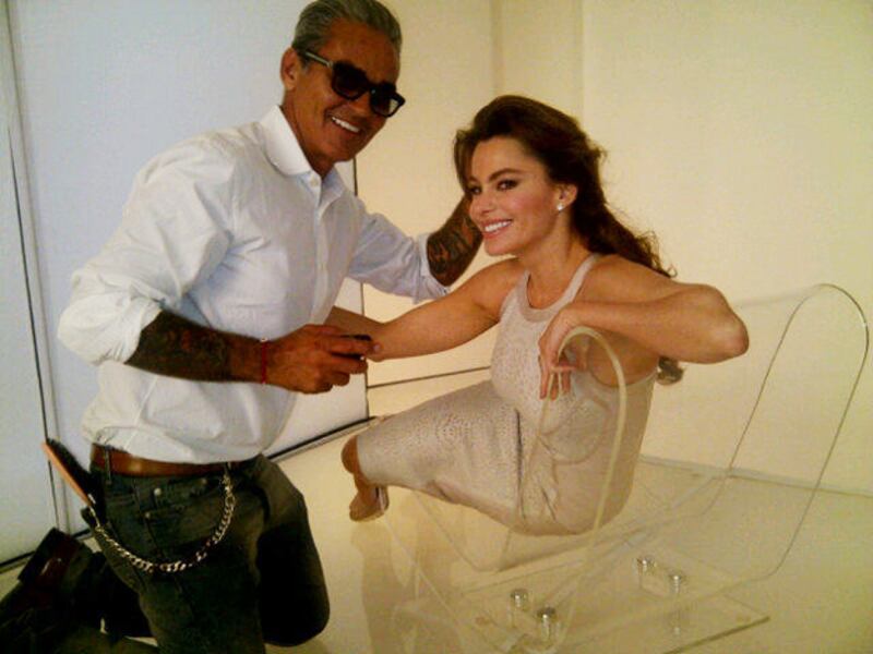 galleries/2011/05/19/celebrity-photos-on-twitter/twitpi519---vergara_otbfwv