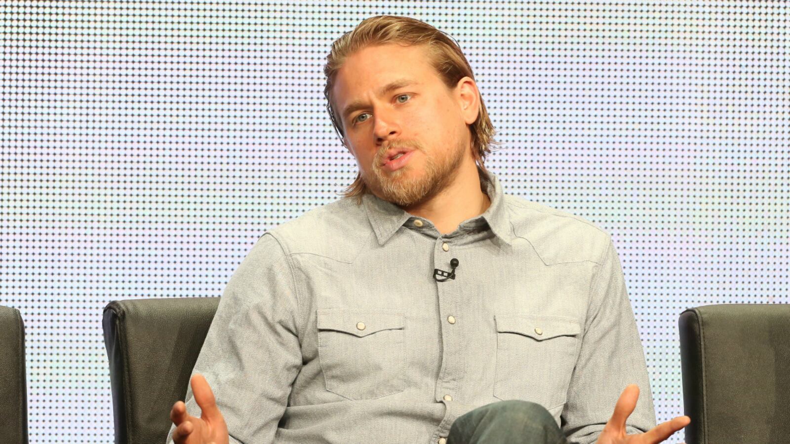 cheats/2013/09/02/charlie-hunnam-cast-as-christian-grey/Charlie-Hunnam-christian-grey-cheat_tyy4yj