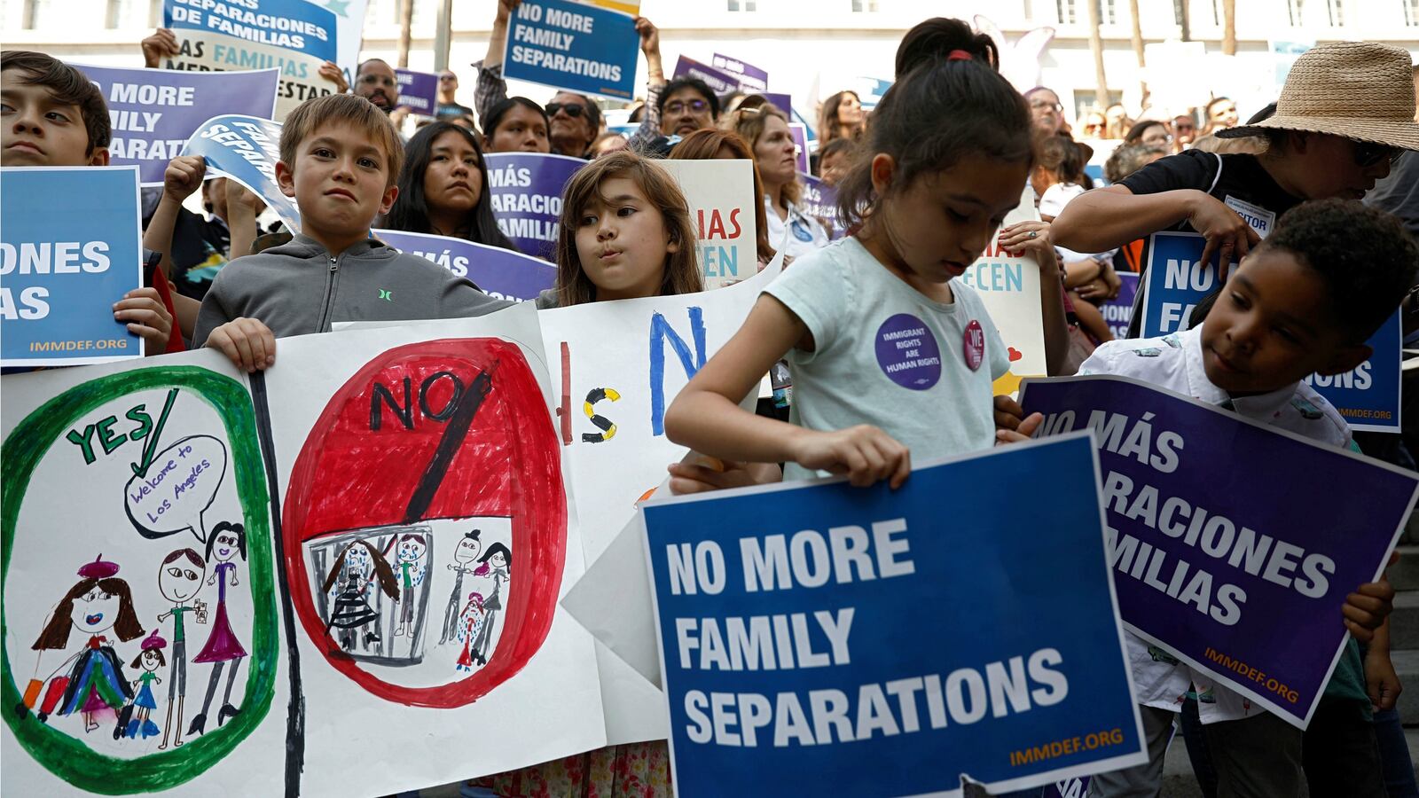 180618-rallies-trump-border-policies-cheat_tgjyuo