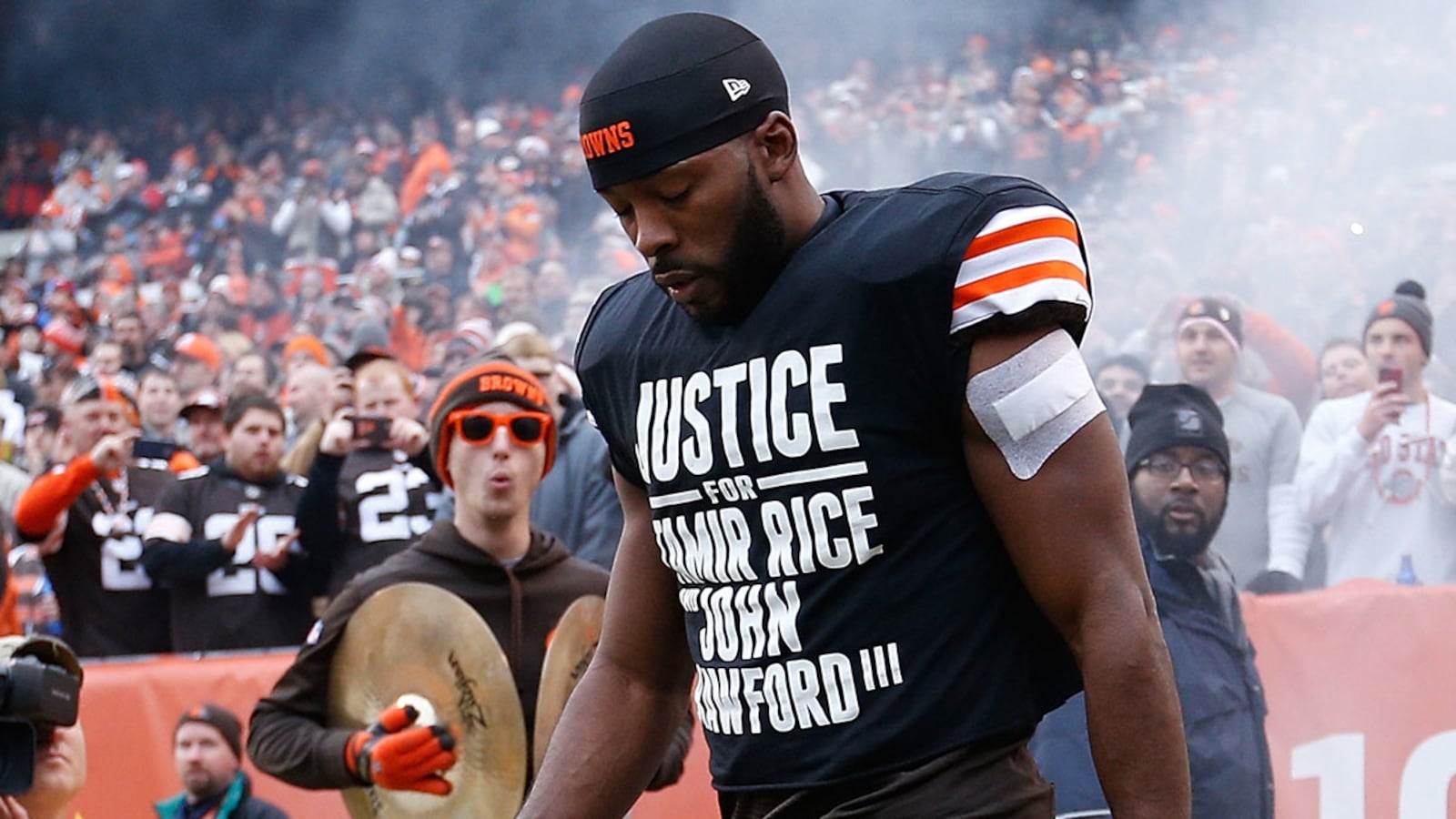 cheats/2014/12/15/browns-won-t-apologize-for-tamir-shirt/141215-browns-tamir-cheat_uk3cke