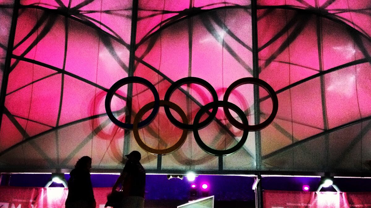 cheats/2012/08/12/london-preps-for-end-of-games/olympics-closing-ceremony-preparation-cheat_jypd9e