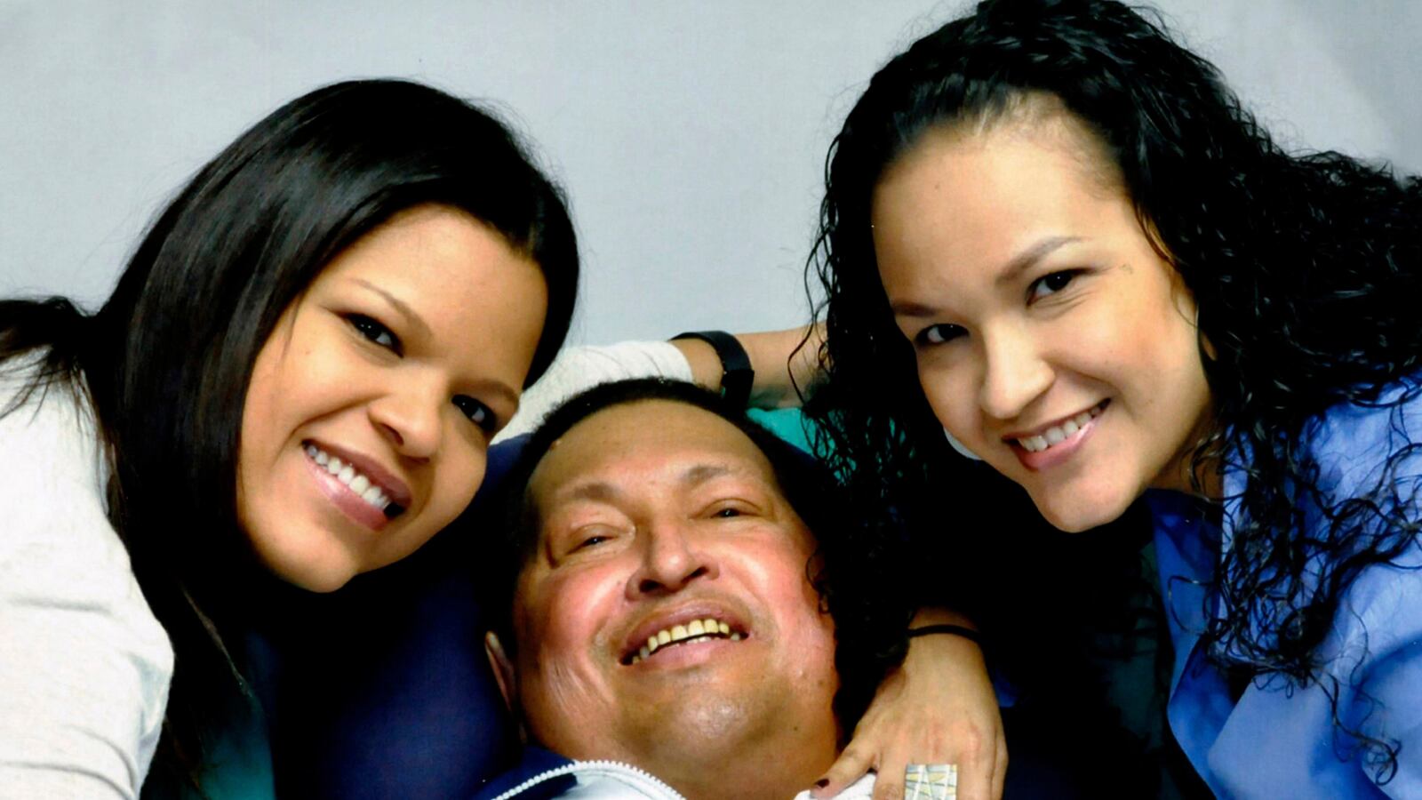 cheats/2013/03/05/chavez-s-health-worsens/130216-chavez-photo-released-cheat_xopvpt