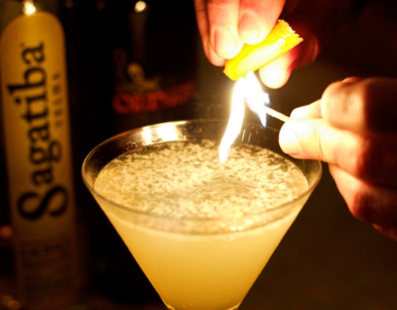 articles/2011/05/01/film-inspired-cocktails-fast-fives-fiery-flavorful-drink/brown-cocktails---1_kqzh2w