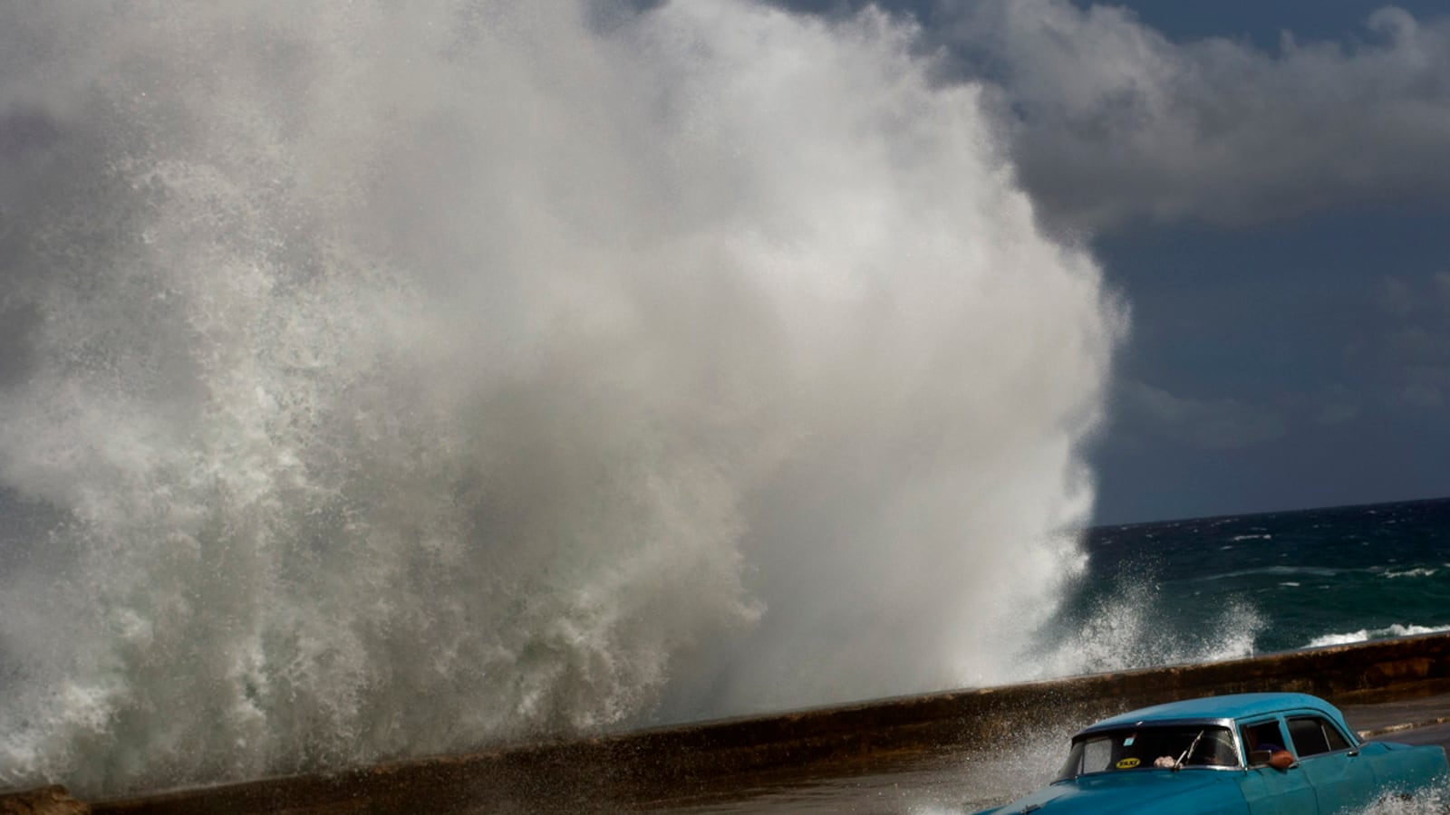 cheats/2012/10/26/east-coast-preps-for-frankenstorm/hurricane-sandy-ne-usa-cheat_v3bnck