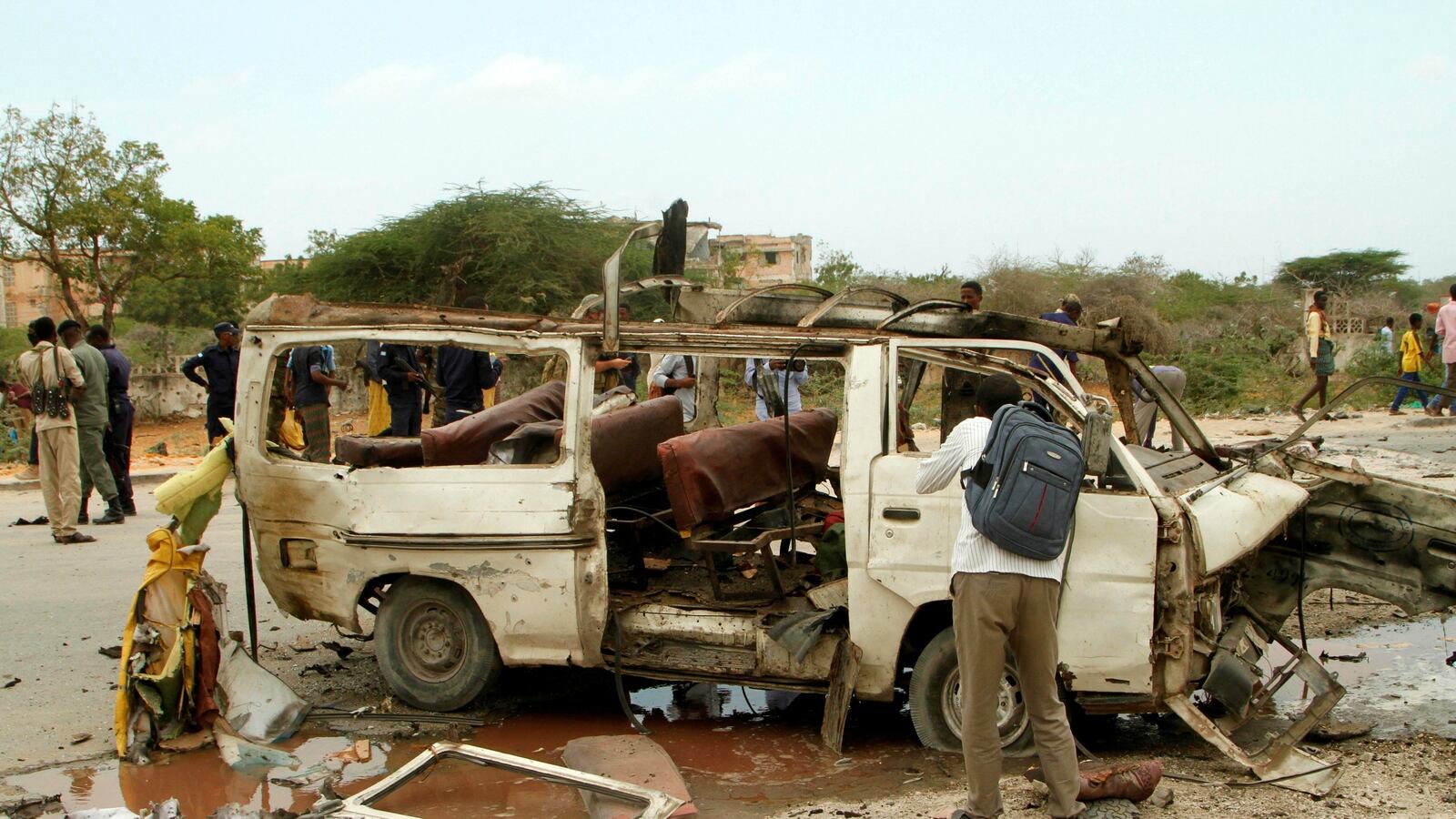 cheats/2017/04/09/13-killed-in-somalia-car-bombing/170409-somalia-car-bombing-shabab-cheat_qa089h