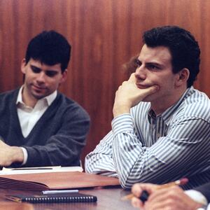 Erik Menendez (R) and brother Lyle