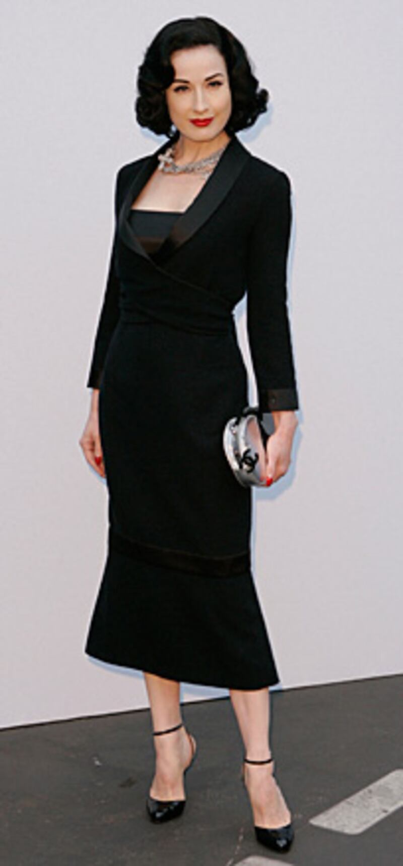 galleries/2009/09/25/p-chanel-hits-hollywood-p/chanel---dita-von-teese_sl5tej