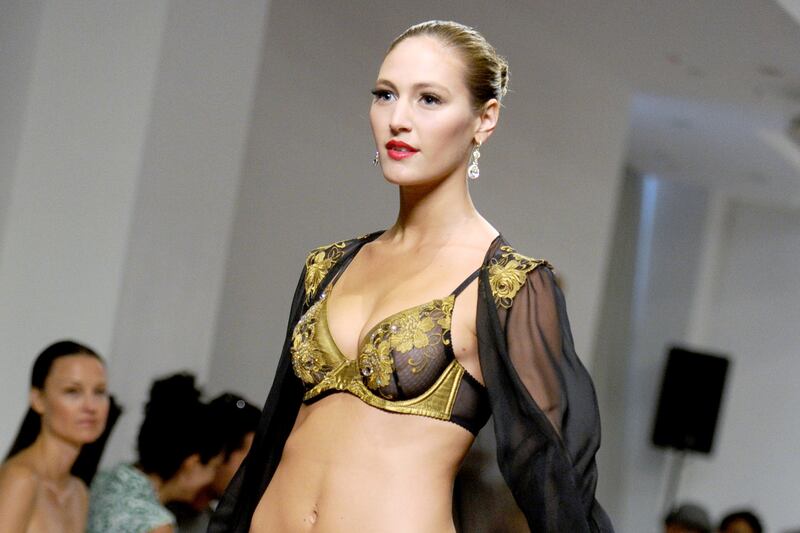 articles/2013/08/06/lingerie-for-the-one-percent/130806-gold-lingerie-cnbc-tease_dtgpcl
