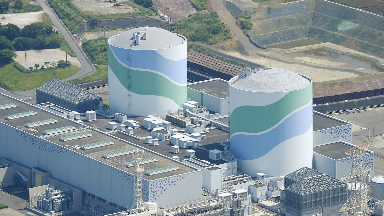 cheats/2015/08/11/japan-lifts-ban-restarts-first-reactor/150811-nuclear-reactor-japan-cheat_rslorf