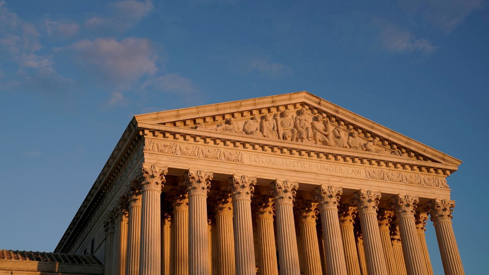 2020-12-17T221544Z_805456432_RC2APK934GXV_RTRMADP_3_USA-COURT-RELIGION_xht9l8