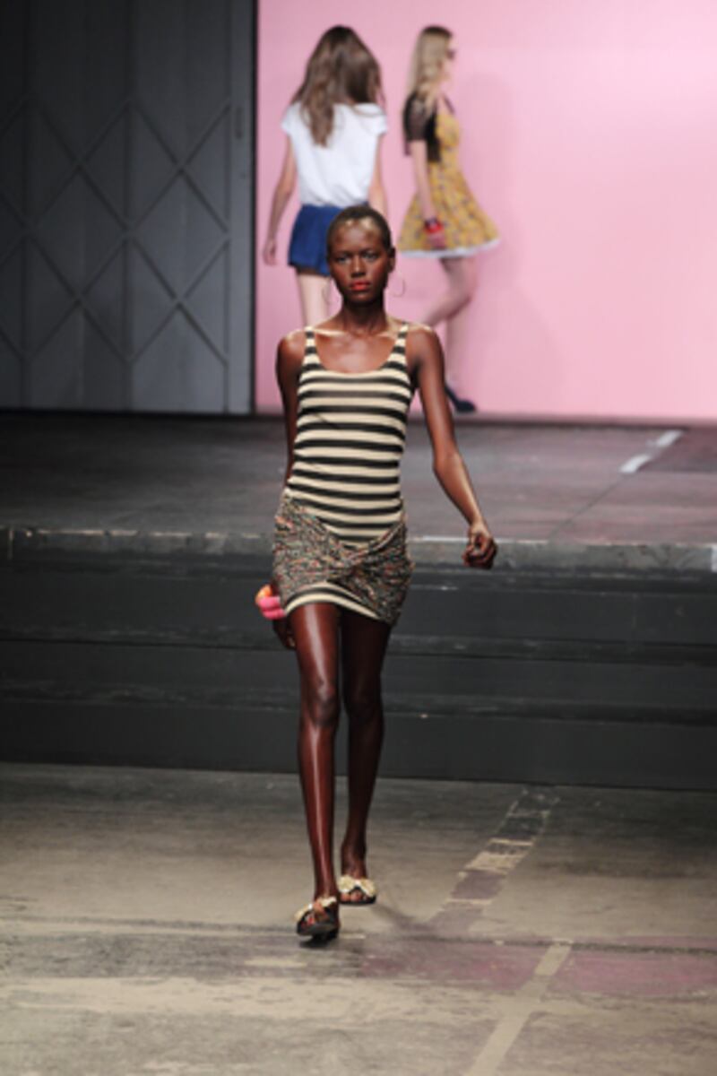 galleries/2010/09/19/london-s-first-days/londons-first-days---17_iejuol