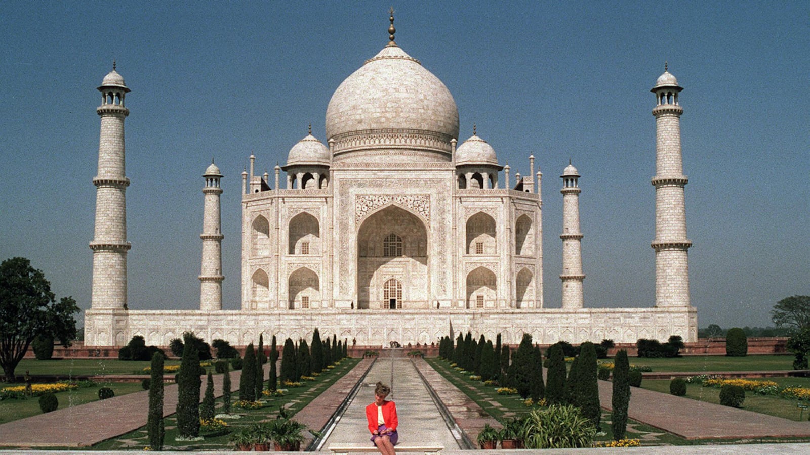 articles/2013/06/14/prince-wiliam-s-indian-heritage/diana-taj_edited-1_y6pcbk