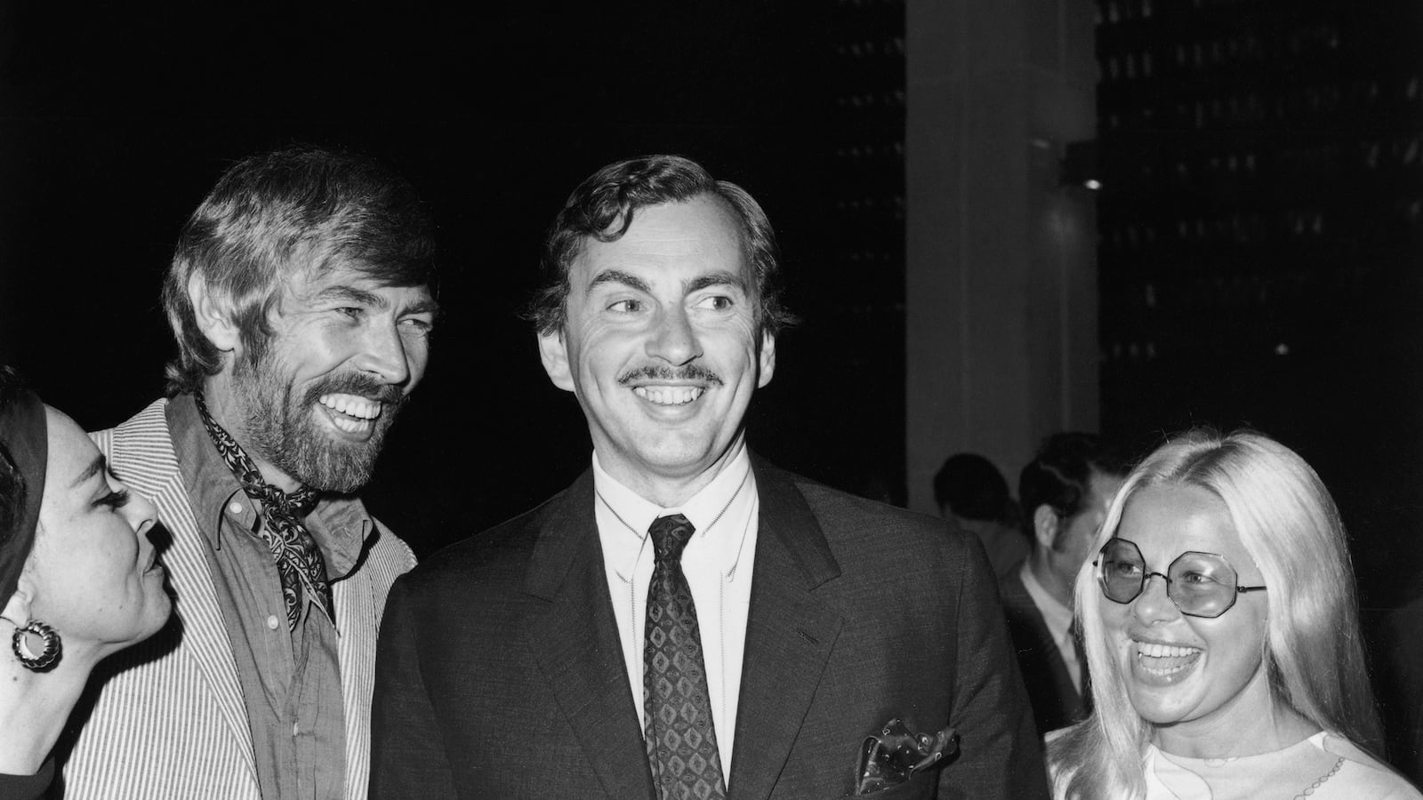 articles/2015/11/08/inside-gore-vidal-s-cliffside-palace-of-sex-scandal-and-celebrity/151107-teeman-gore-vidal-tease_lvpyvw