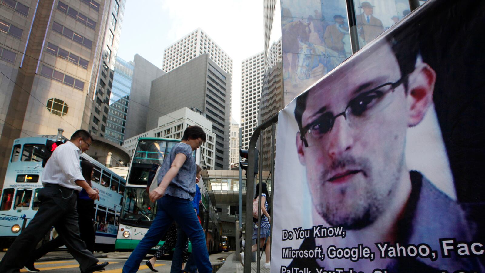 articles/2013/06/18/without-waiting-for-proof-edward-snowden-foes-begin-spreading-smears/130617-snowden-hong-kong-powers-tease_zkqzxd