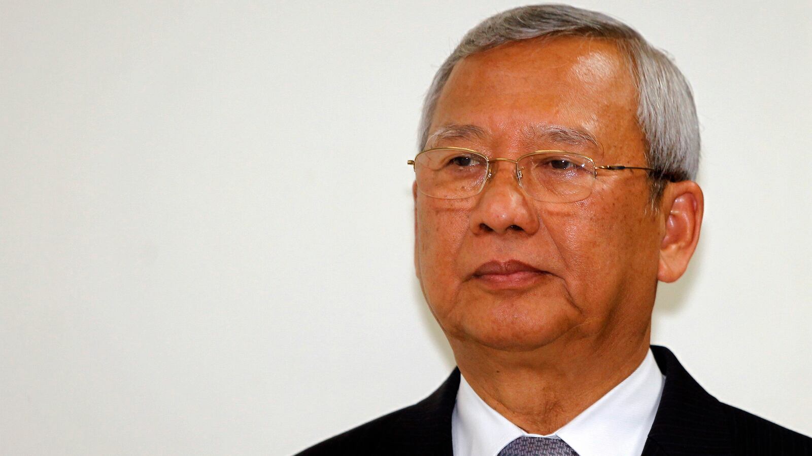 cheats/2014/05/07/thai-court-pm-must-step-down/140507-Yingluck-Shinawatra-cheat_evvrsk