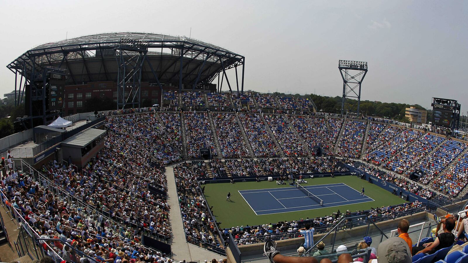 cheats/2015/09/04/arrest-after-drone-crashes-u-s-open/150904-open-cheat_plnusp