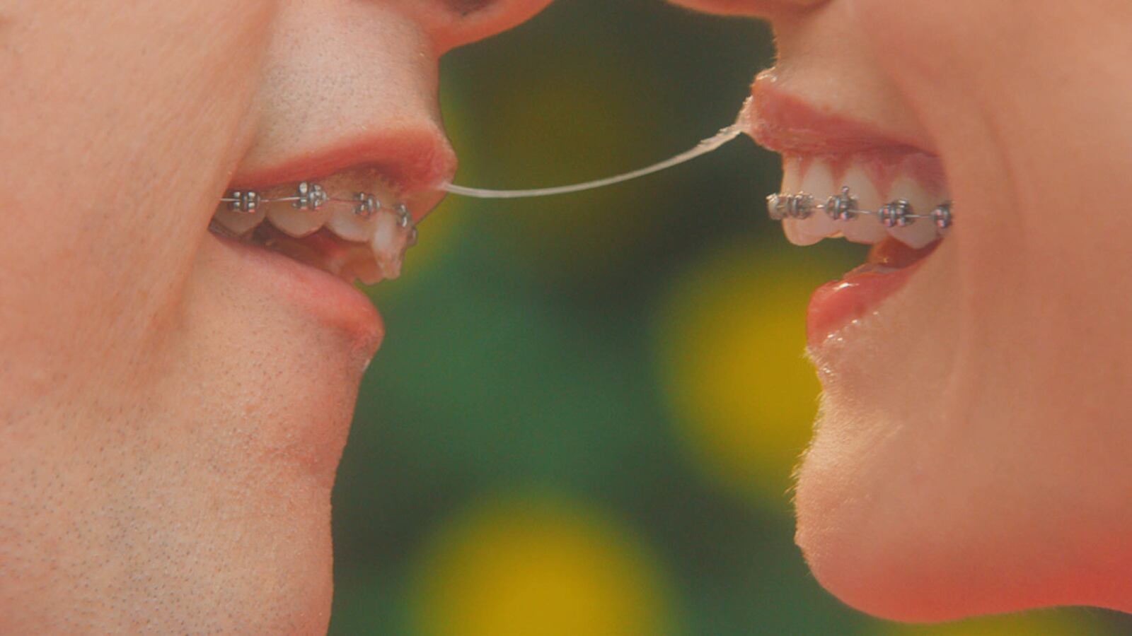 191017-schager-greener-grass-tease_bapxak