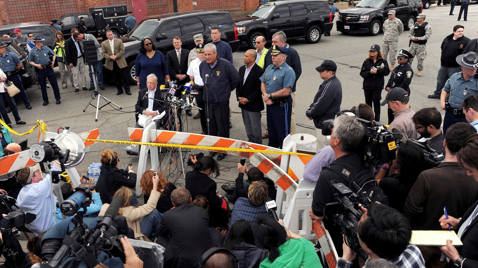 articles/2013/04/19/networks-go-wall-to-wall-with-boston-news-coverage/130419-fallon-boston-news-coverage-tease_nj5spt