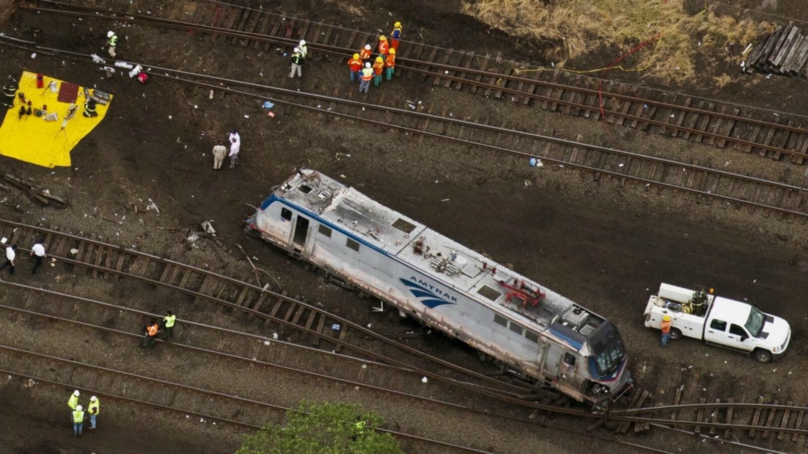 cheats/2015/05/18/derailed-amtrak-passengers-sue/180515-amtrak-crash_jk33p4
