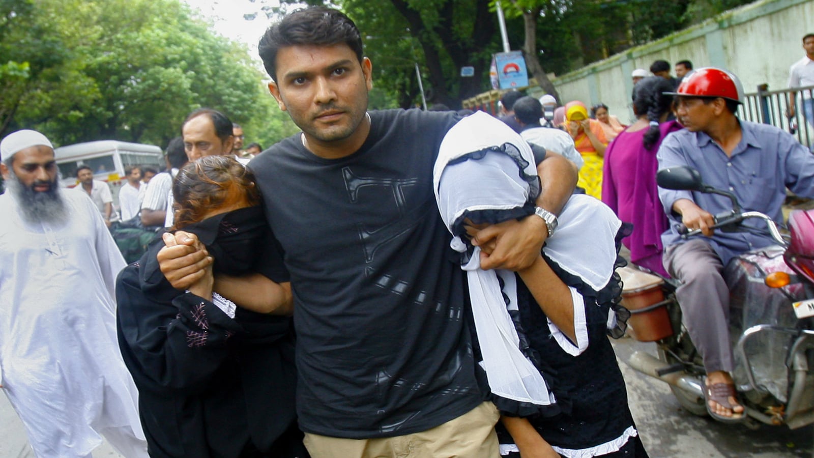 cheats/2015/07/30/india-executes-1993-mumbai-bomb-plotter/150730-india-executes-mumbai-bomb-plotter-cheat_rjbbb2