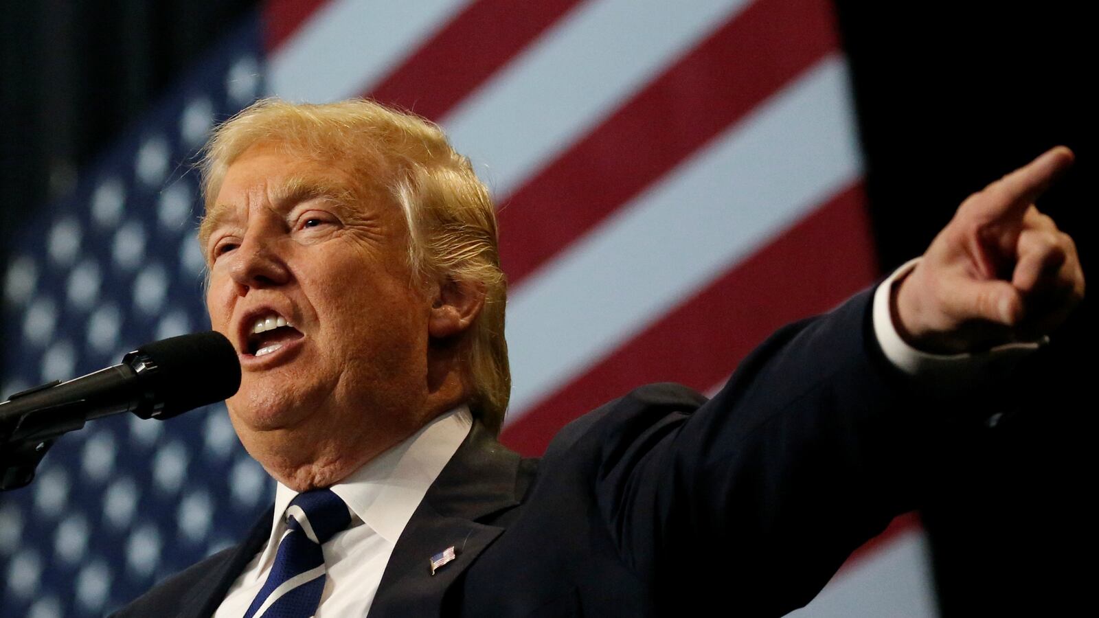 cheats/2016/12/14/trump-polls-supporters-on-man-of-the-year-title/161213-trump-wisconsin-rally-cheat_avad8b