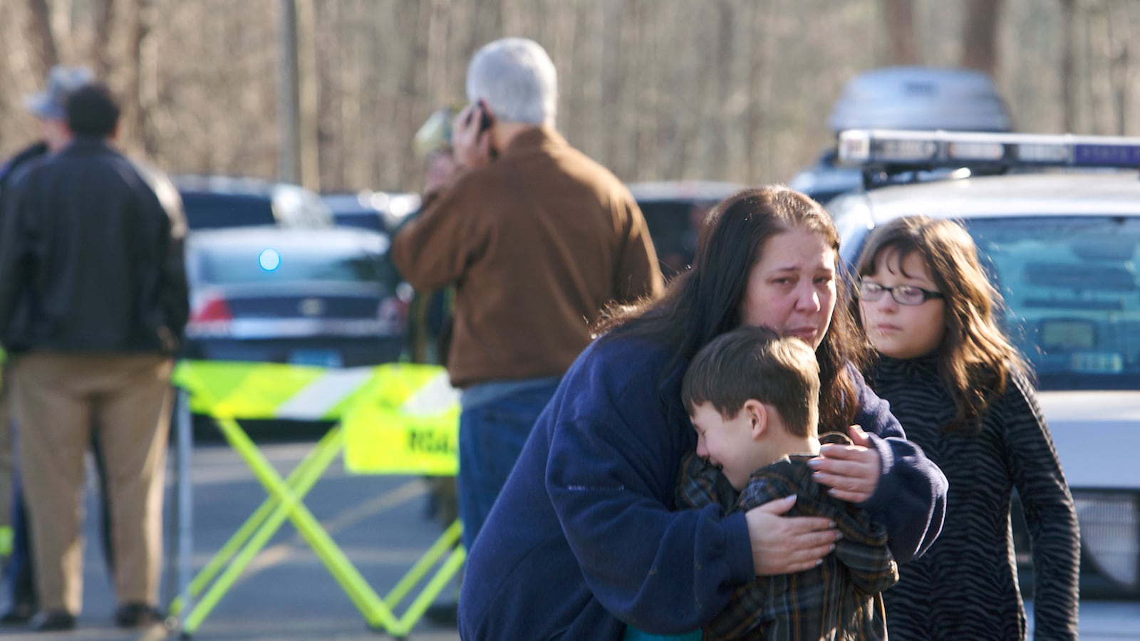 galleries/2012/12/15/connecticut-school-shooting-photos/14shooting2_emvofi
