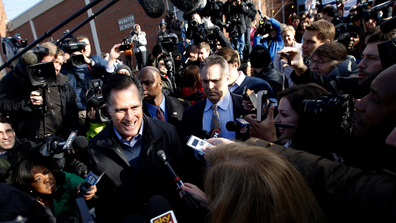 articles/2012/01/11/romney-ready-for-prime-time-after-new-hampshire-primary/mitt-romney-campaign-trail-avlon_gdyyle