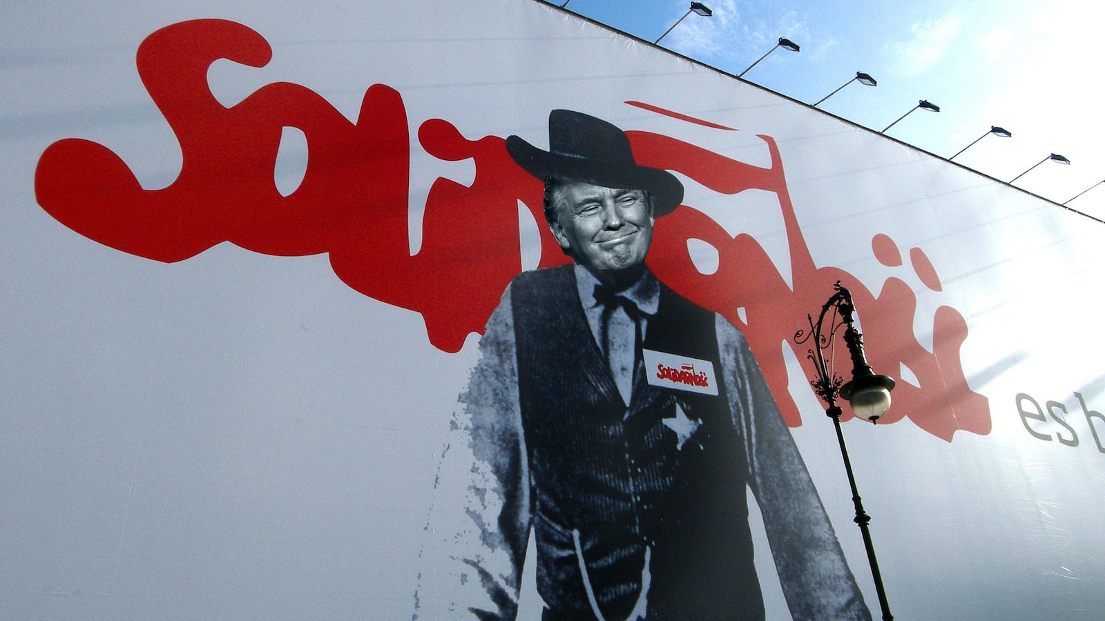 190321-lewis-trump-tease_csocen