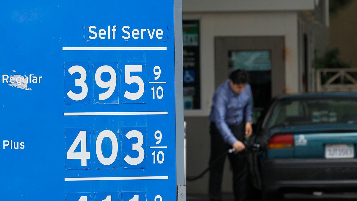 cheats/2012/08/10/gas-prices-to-rise-in-california/gas-prices-calif-fire-cheat_vipvko