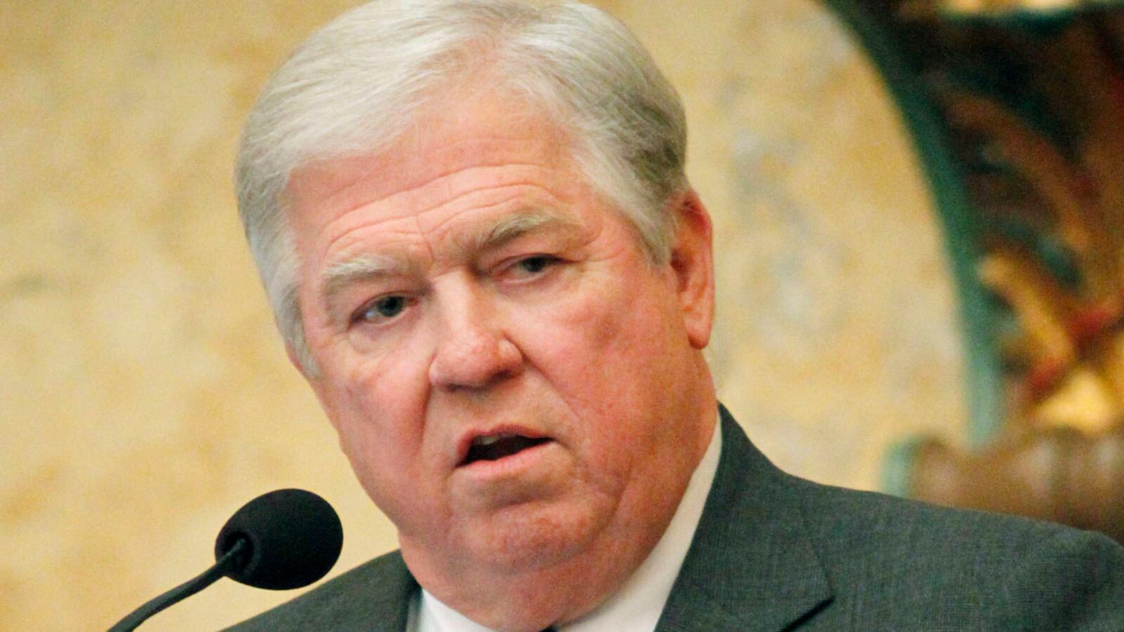 cheats/2012/01/11/mississippi-gov-pardons-hundreds/haley-barbour-pardon-193-criminals-cheat_sgtiyz