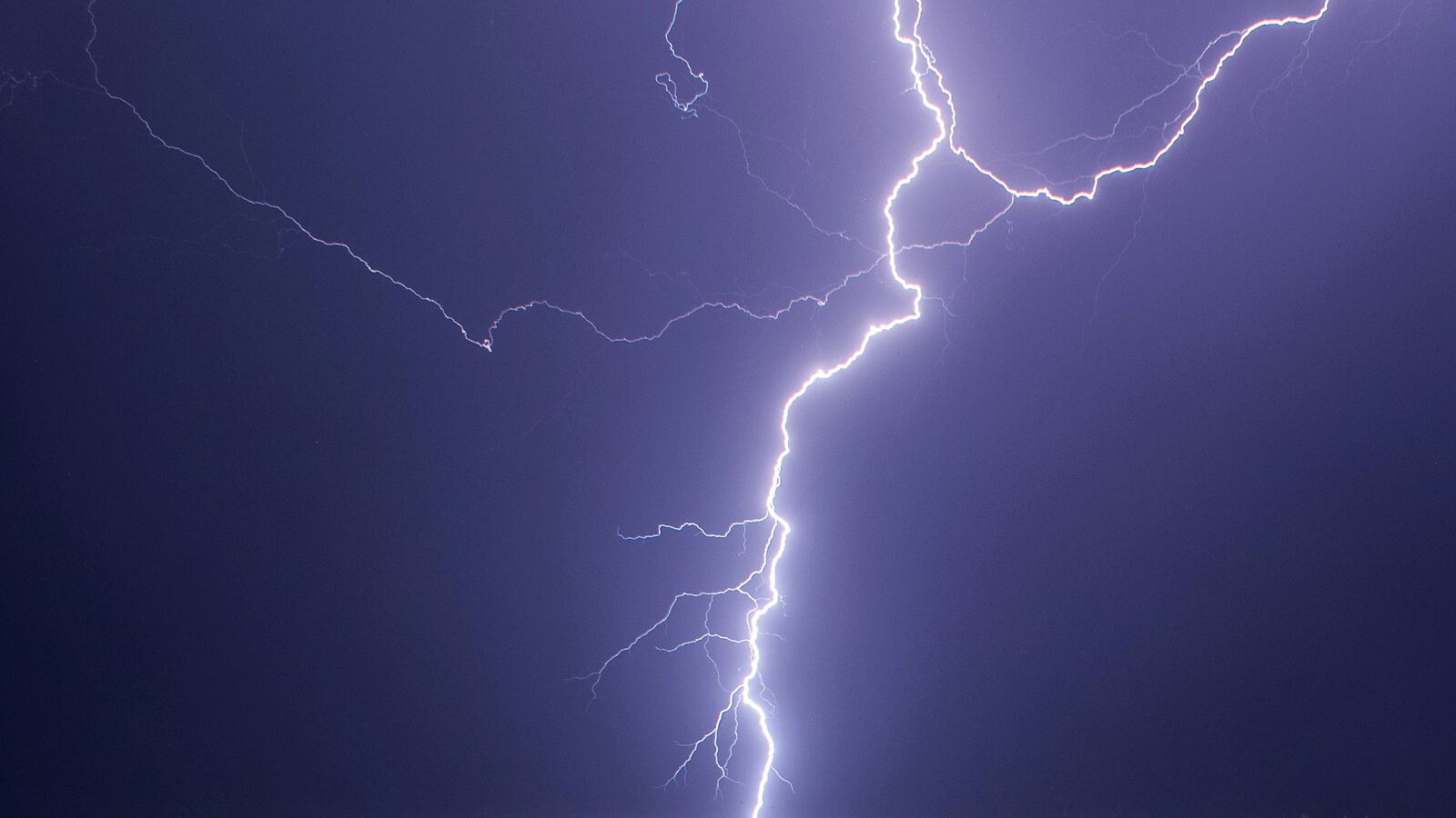 2021-07-04T042216Z_80556073_RC2NCY6172H5_RTRMADP_3_GREECE-WEATHER_pdaf0m