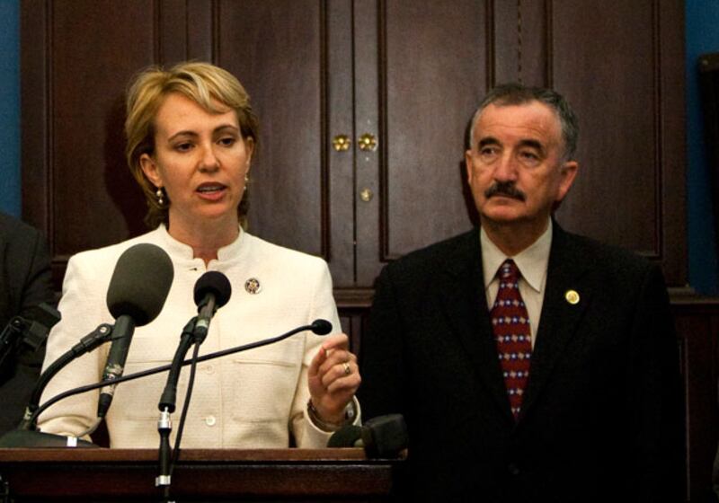 galleries/2011/01/08/gabrielle-giffords/gabrielle-giffords-3_fxq8dy