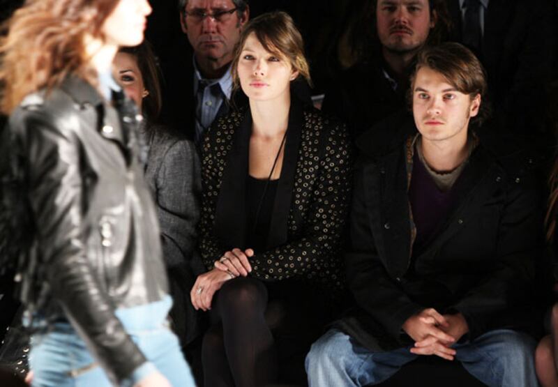 galleries/2009/02/16/fashion-week-front-row/fashion-front-row-19_l7uc63