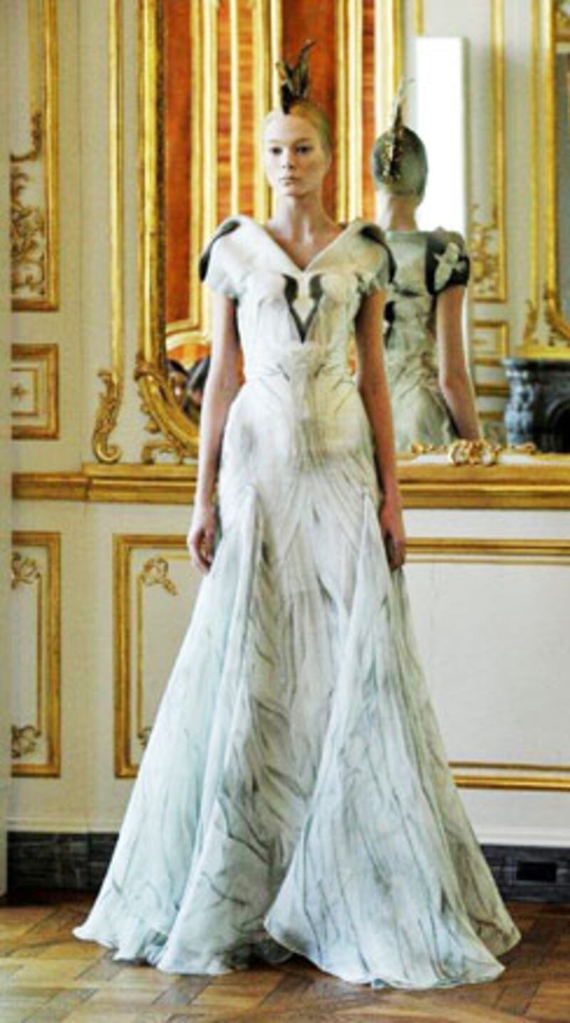 galleries/2010/03/09/alexander-mcqueen-s-last-collection/murphy-mcqueen-paris---3_ftwjy8