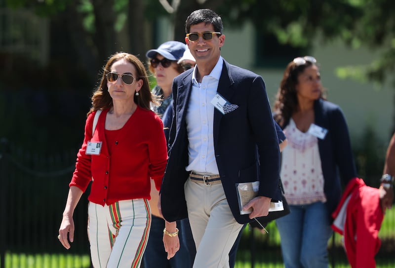Federal Reserve Chair Kevin Warsh and his wife, Jane Lauder, the daughter of billionaire Estée Lauder heir Ronald Lauder.
